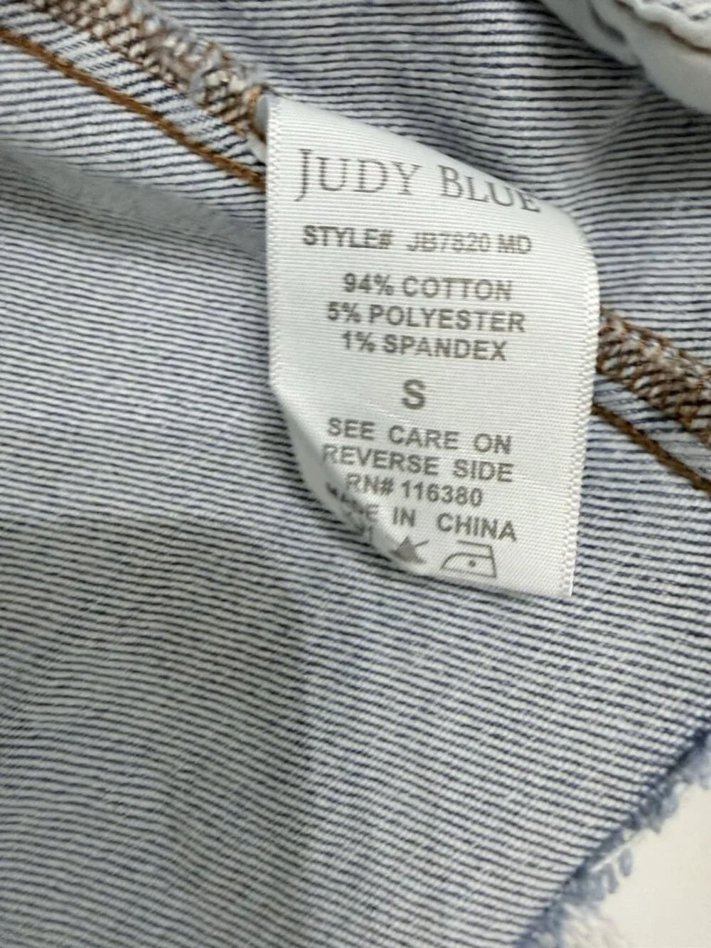 Judy Blue JB7820 MD HOWDY Cropped Distressed Raw Hem Denim Jacket Size Small